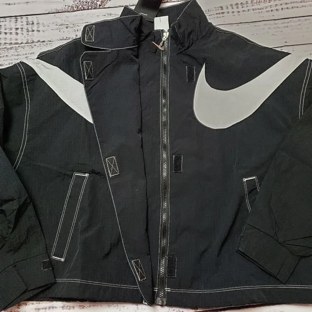 NIKE NEW Women’s Sportswear Swoosh Repel Woven Oversized Jacket NWT DR6132-010 - Picture 9 of 15